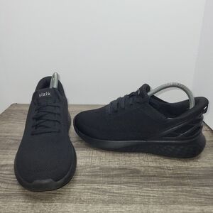 Kizik Athens Triple Black Athletic Slip On Sneakers Womens Size US 8.5 Wide